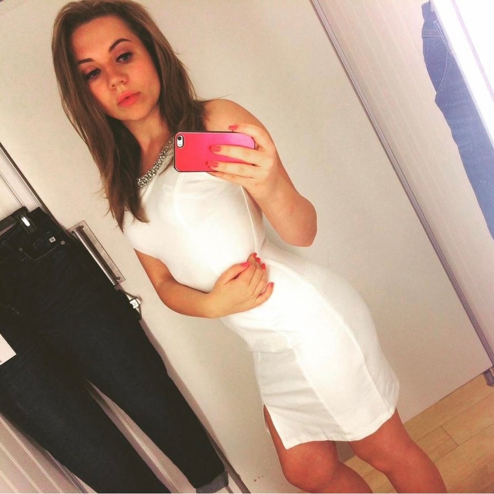 Monteau white body con dress